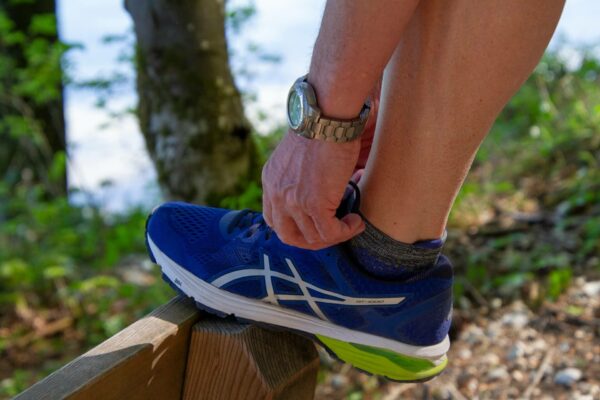 Sports shoes